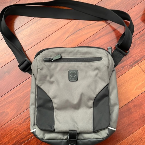 Tumi Tech side bag - Picture 1 of 6